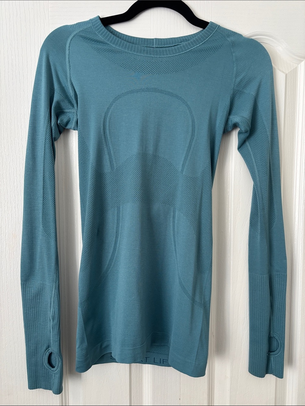 LULULEMON - Long-Sleeve Top in Turquoise
